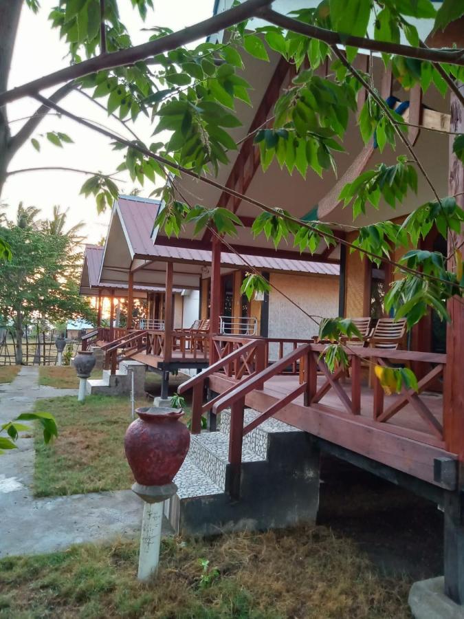 Why Not Bar And Bungalows #2 Pemenang Esterno foto